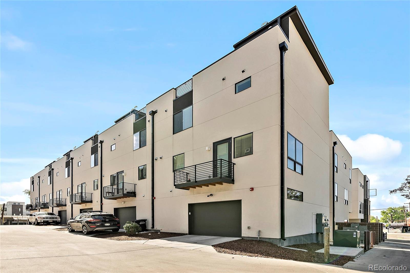 2939 W 23rd Avenue Unit: 6