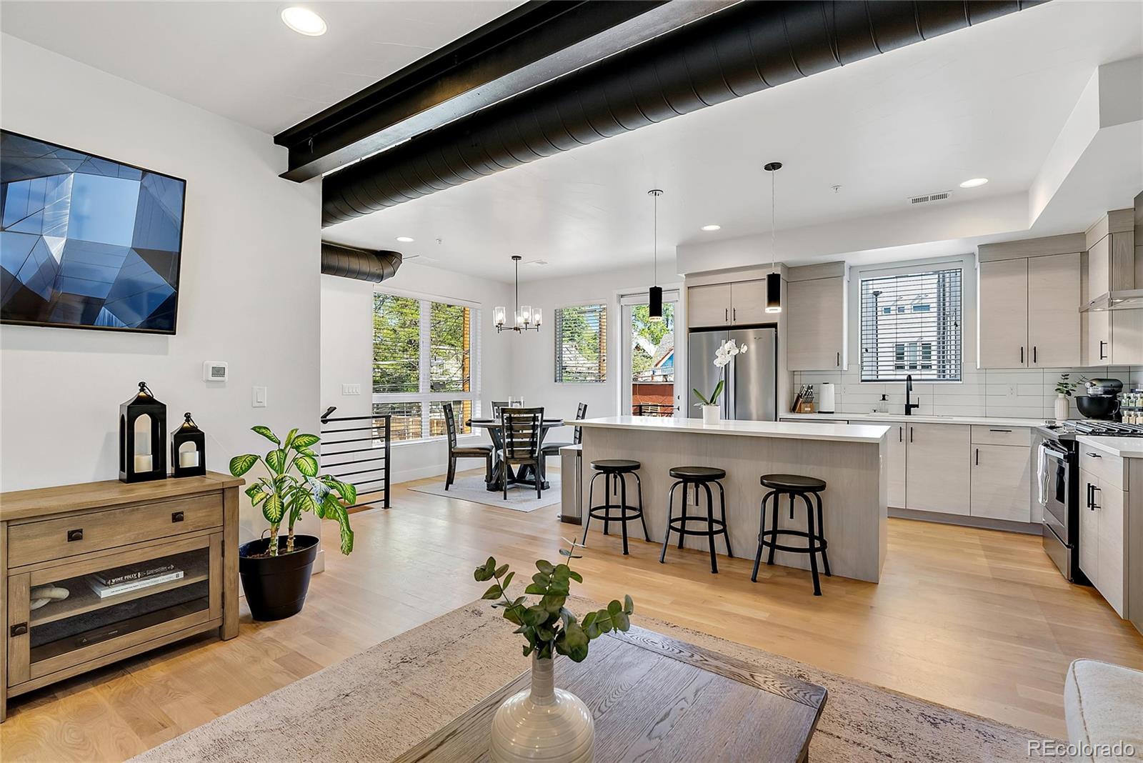 2939 W 23rd Avenue Unit: 6