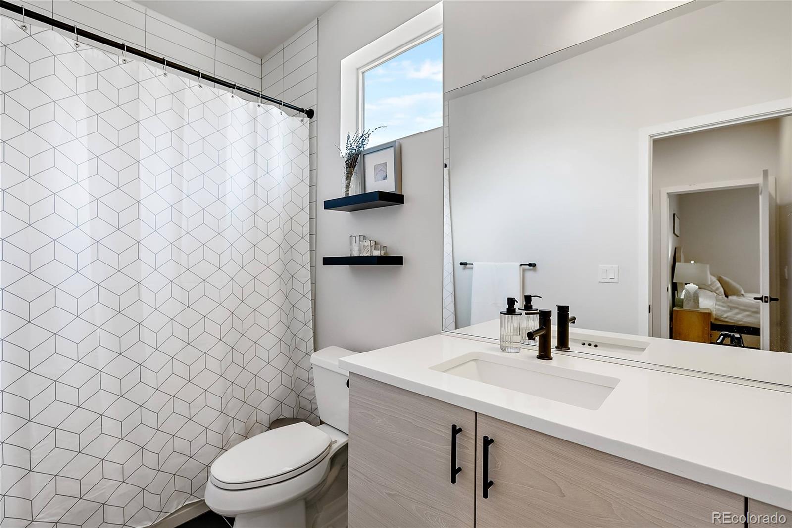 2939 W 23rd Avenue Unit: 6