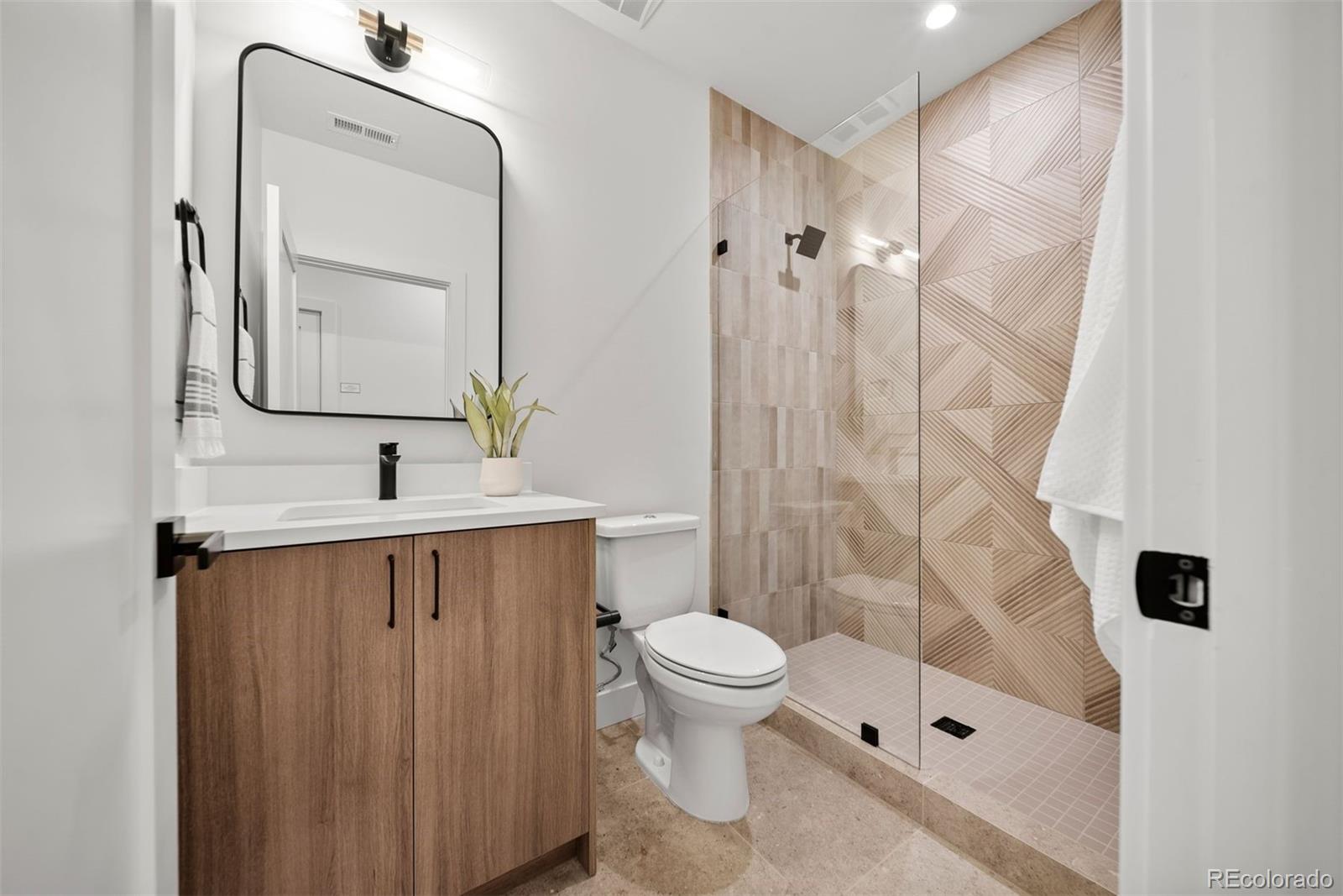 2452 S Cherokee Street