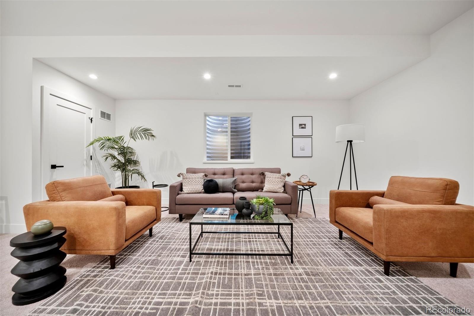 2452 S Cherokee Street