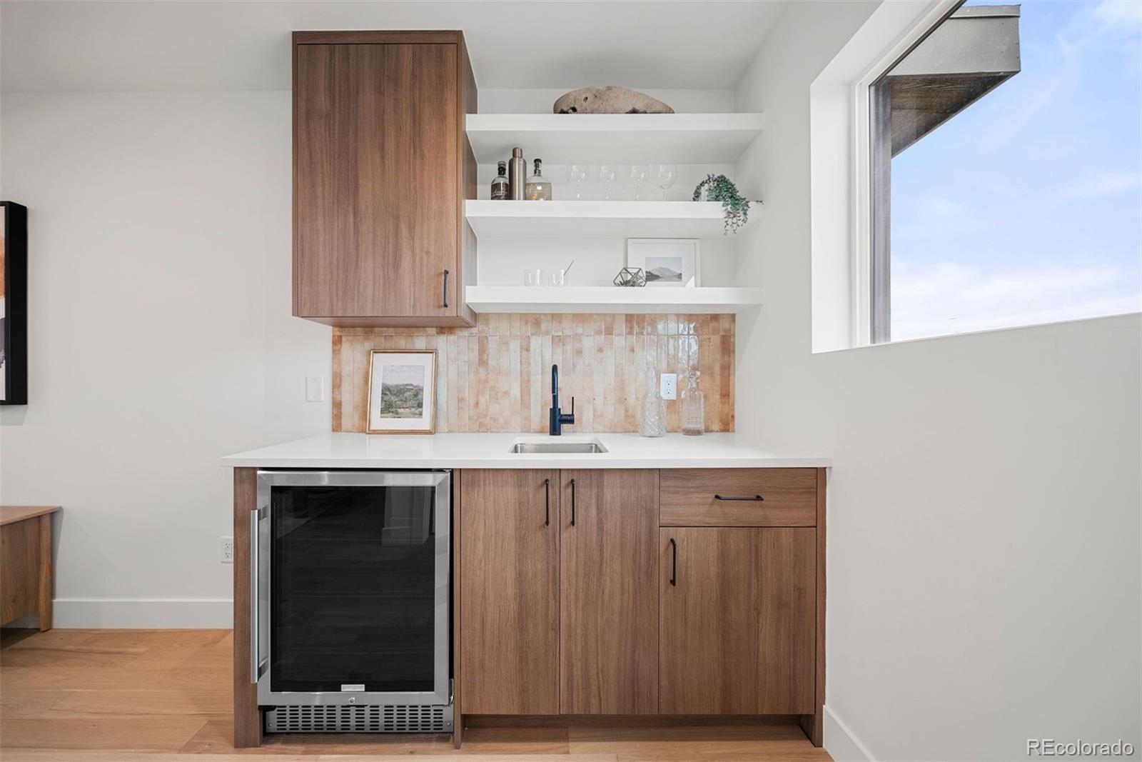 2452 S Cherokee Street