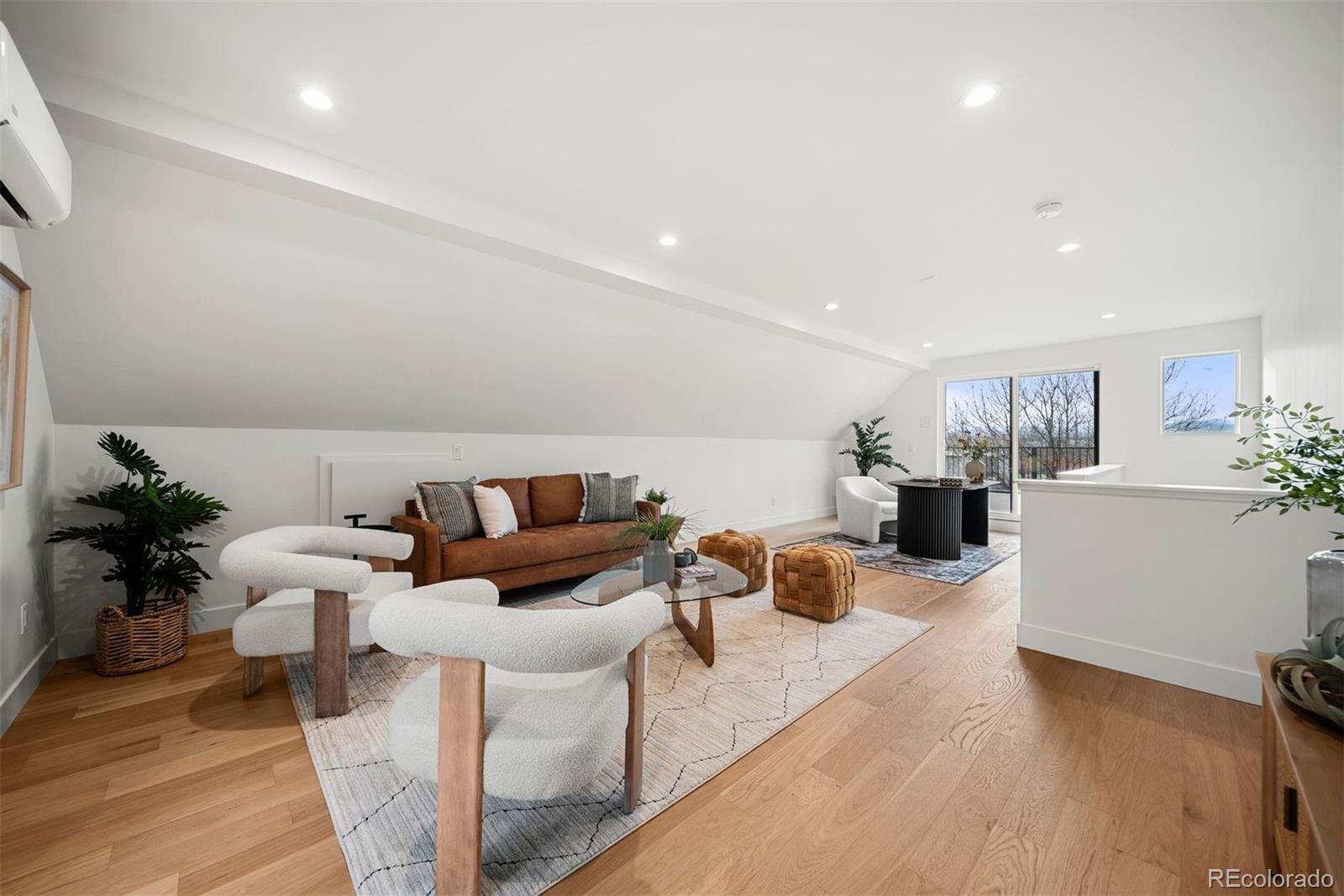 2452 S Cherokee Street