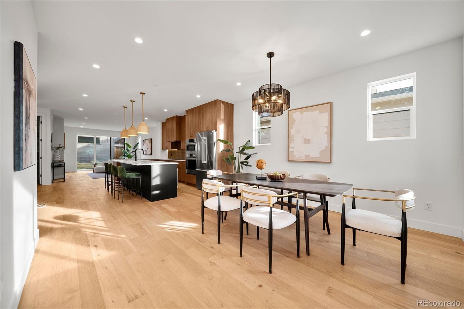 2452 S Cherokee Street