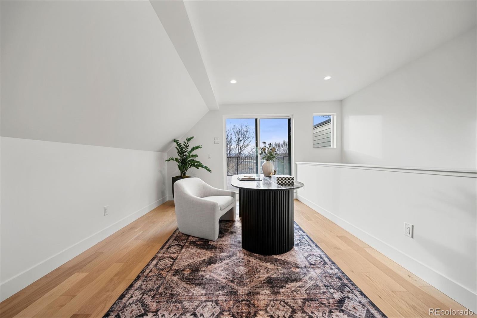 2452 S Cherokee Street