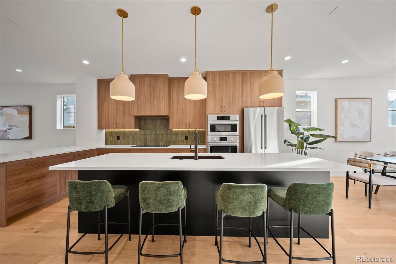 2452 S Cherokee Street