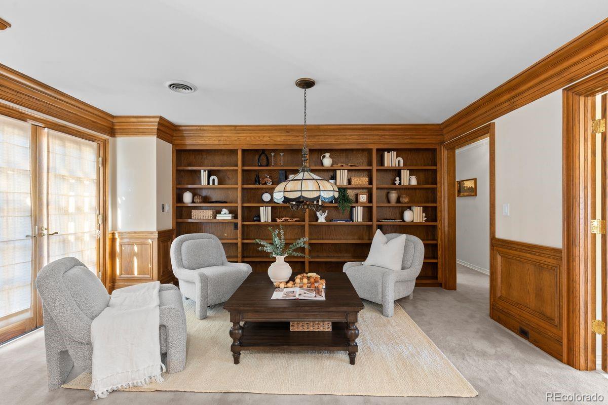 4703 S Elizabeth Court