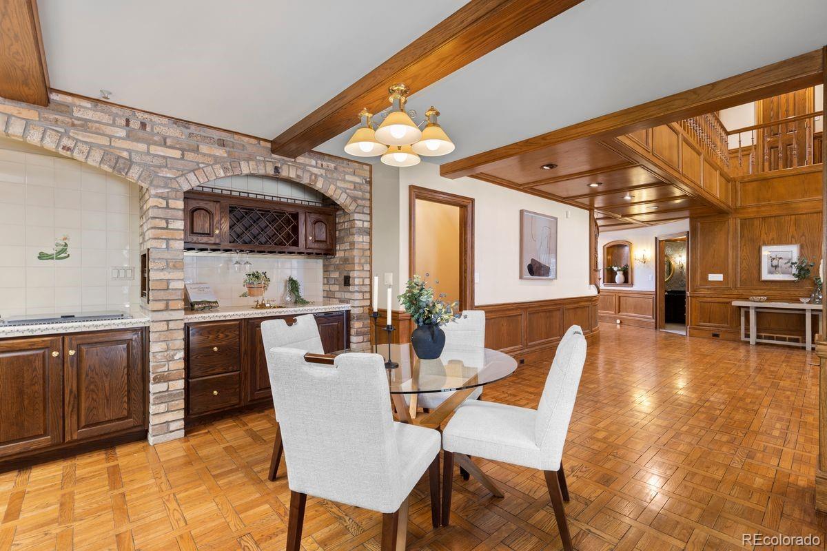 4703 S Elizabeth Court