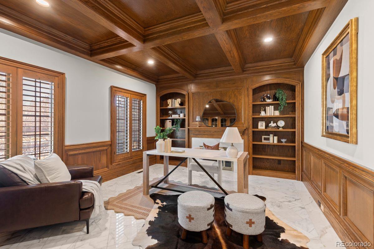 4703 S Elizabeth Court