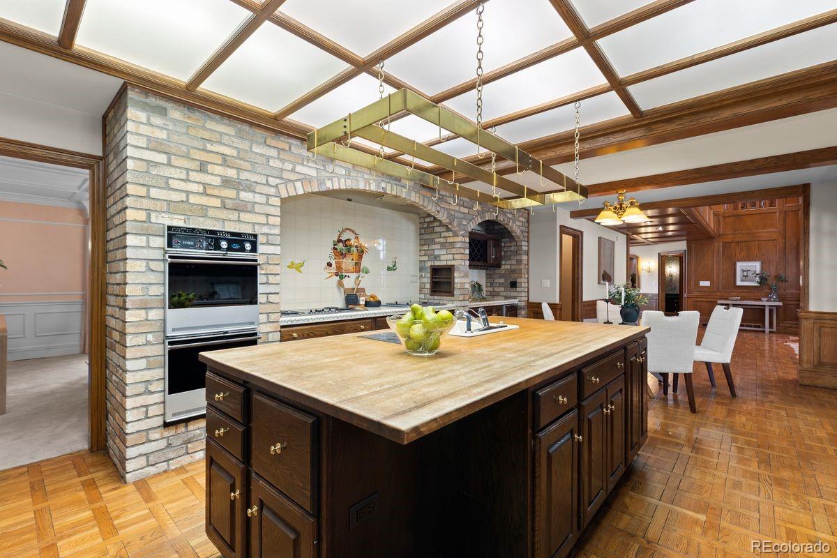 4703 S Elizabeth Court