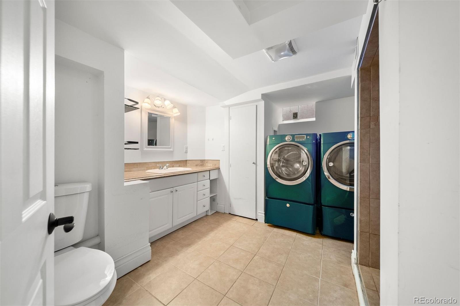 4949 E 6th Avenue Parkway