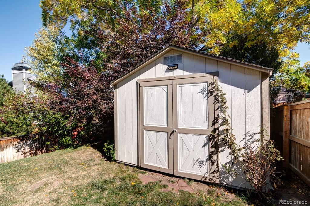 9609 Red Oakes Place