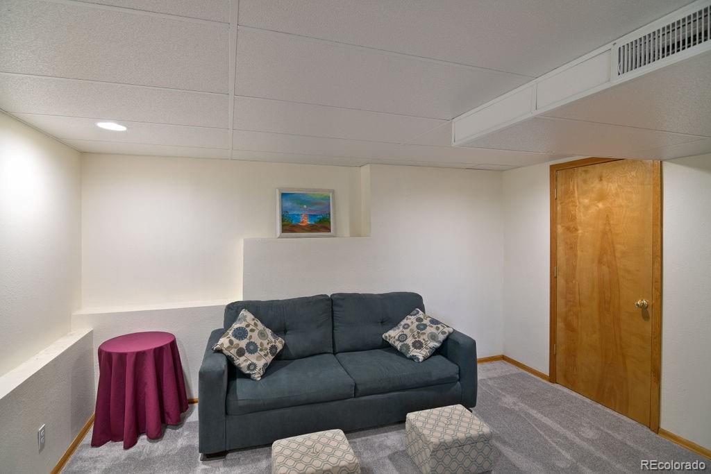 9609 Red Oakes Place