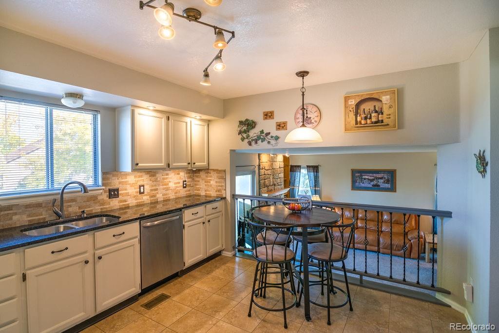 9609 Red Oakes Place