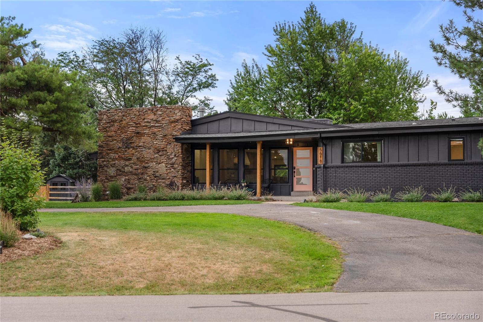 5618 S Newport Street