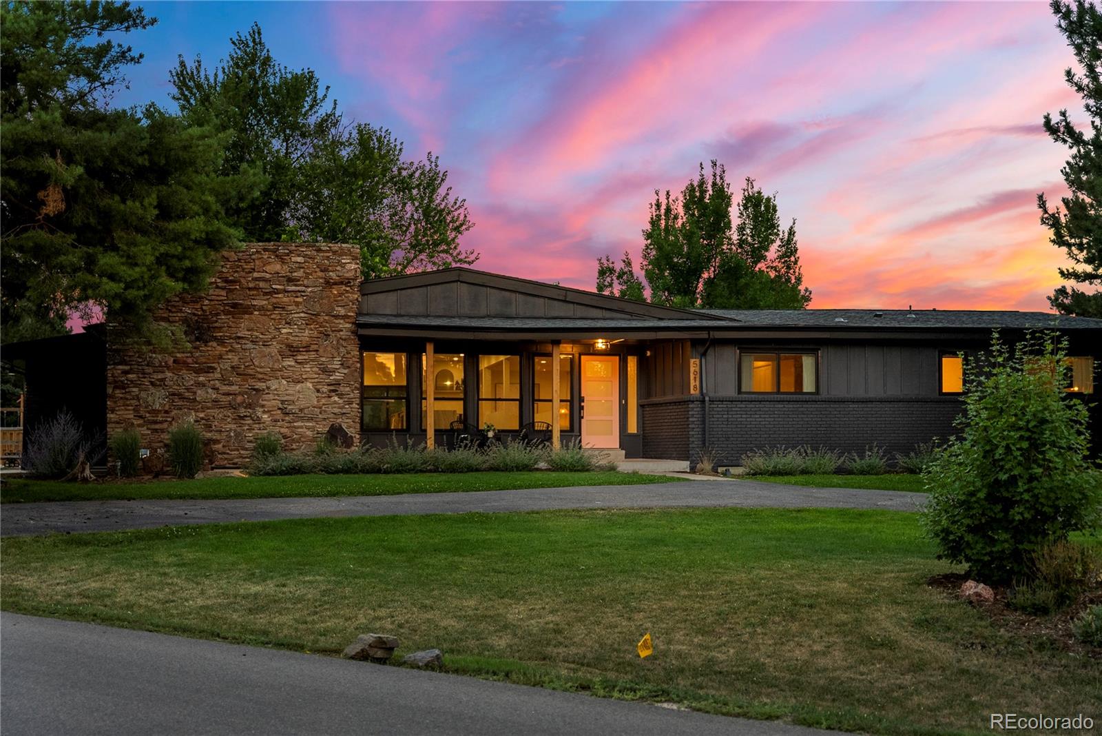 5618 S Newport Street