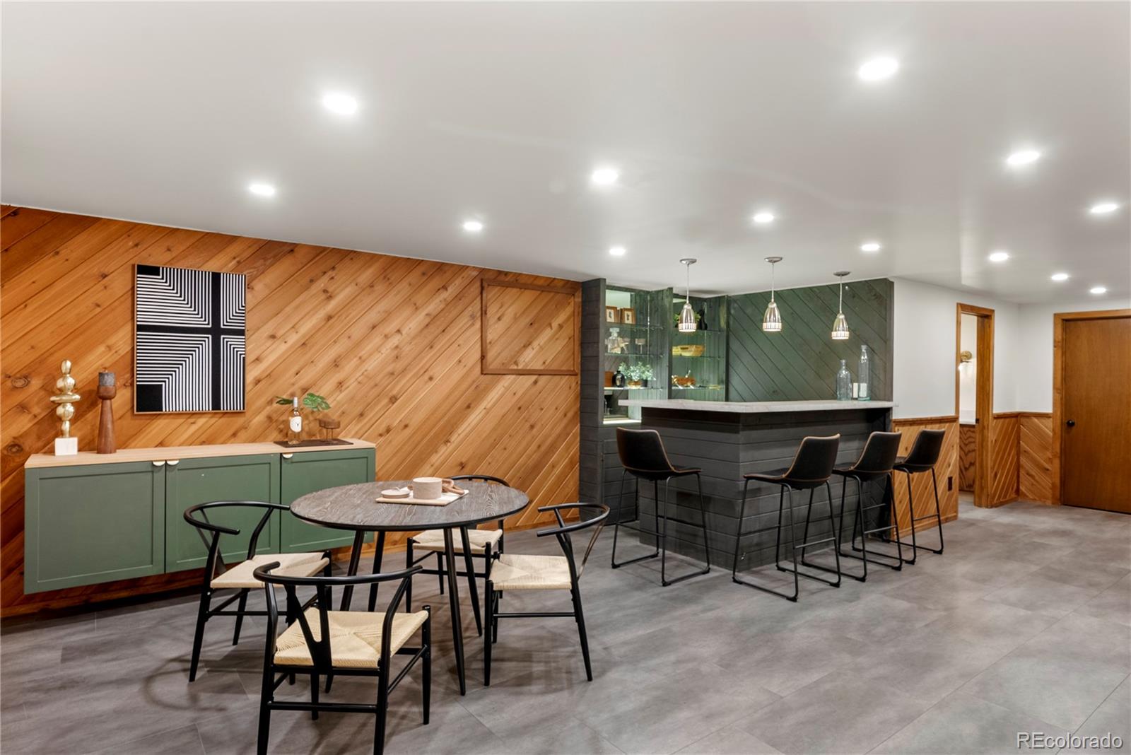 5618 S Newport Street