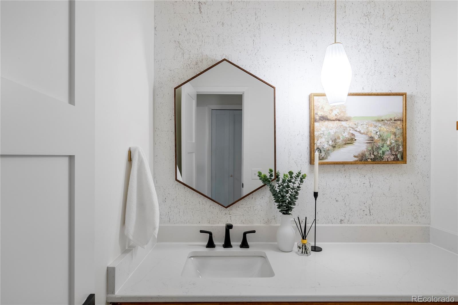 5618 S Newport Street