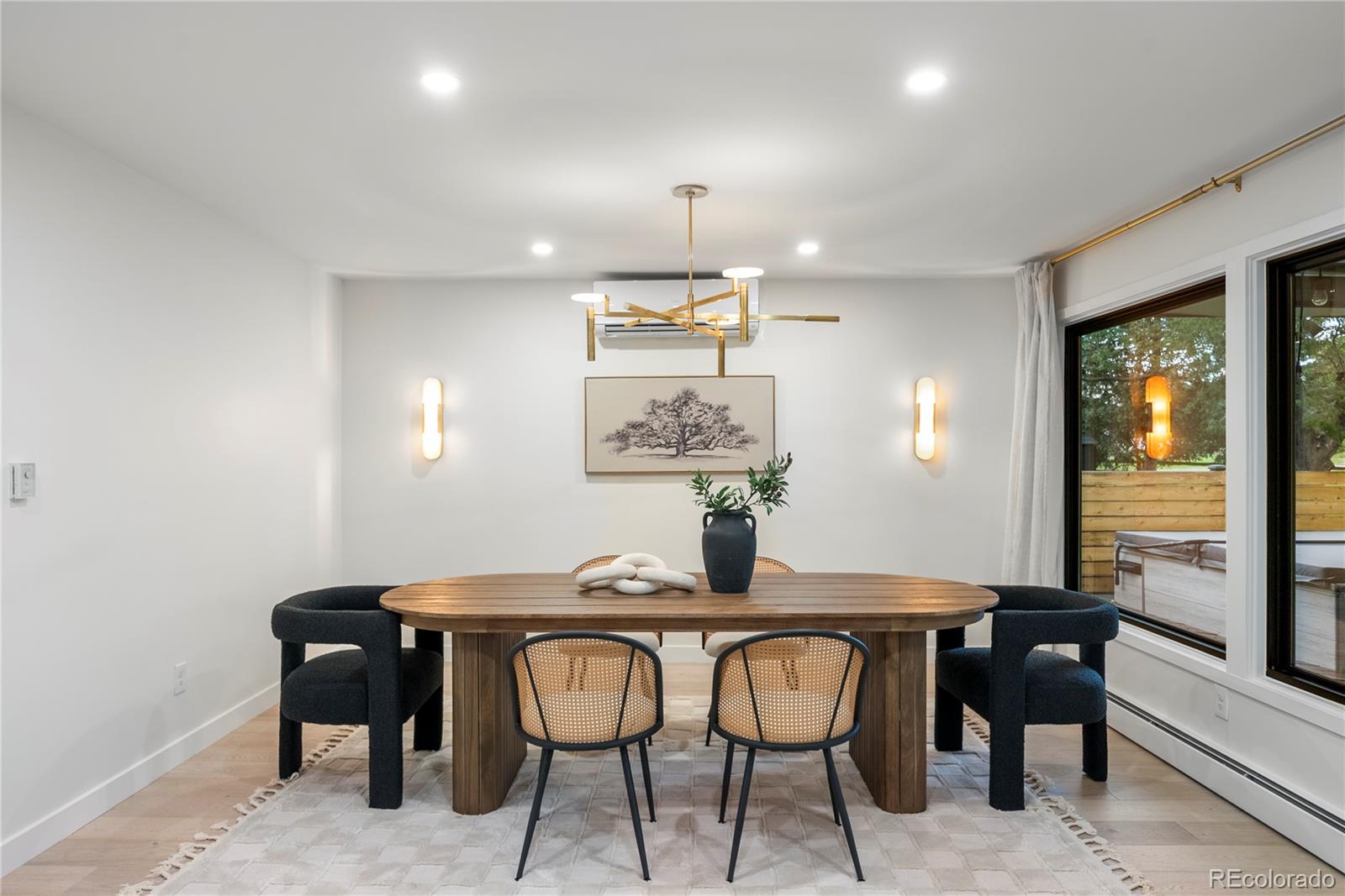 5618 S Newport Street