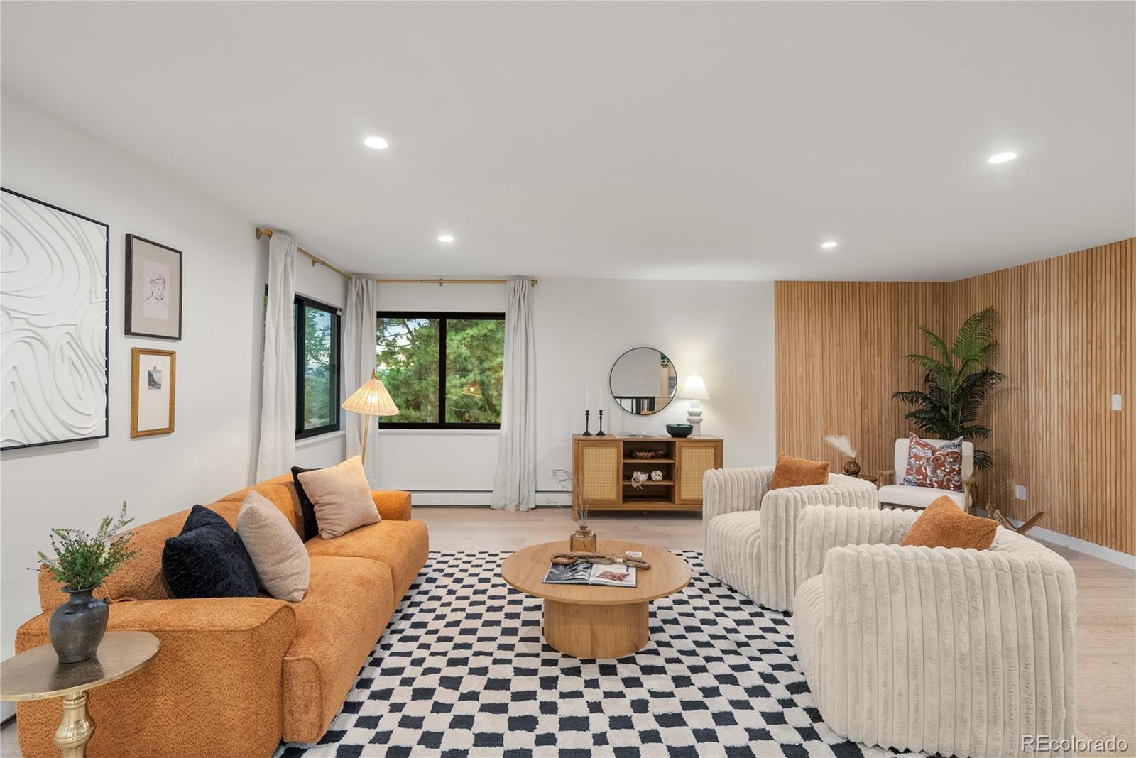 5618 S Newport Street