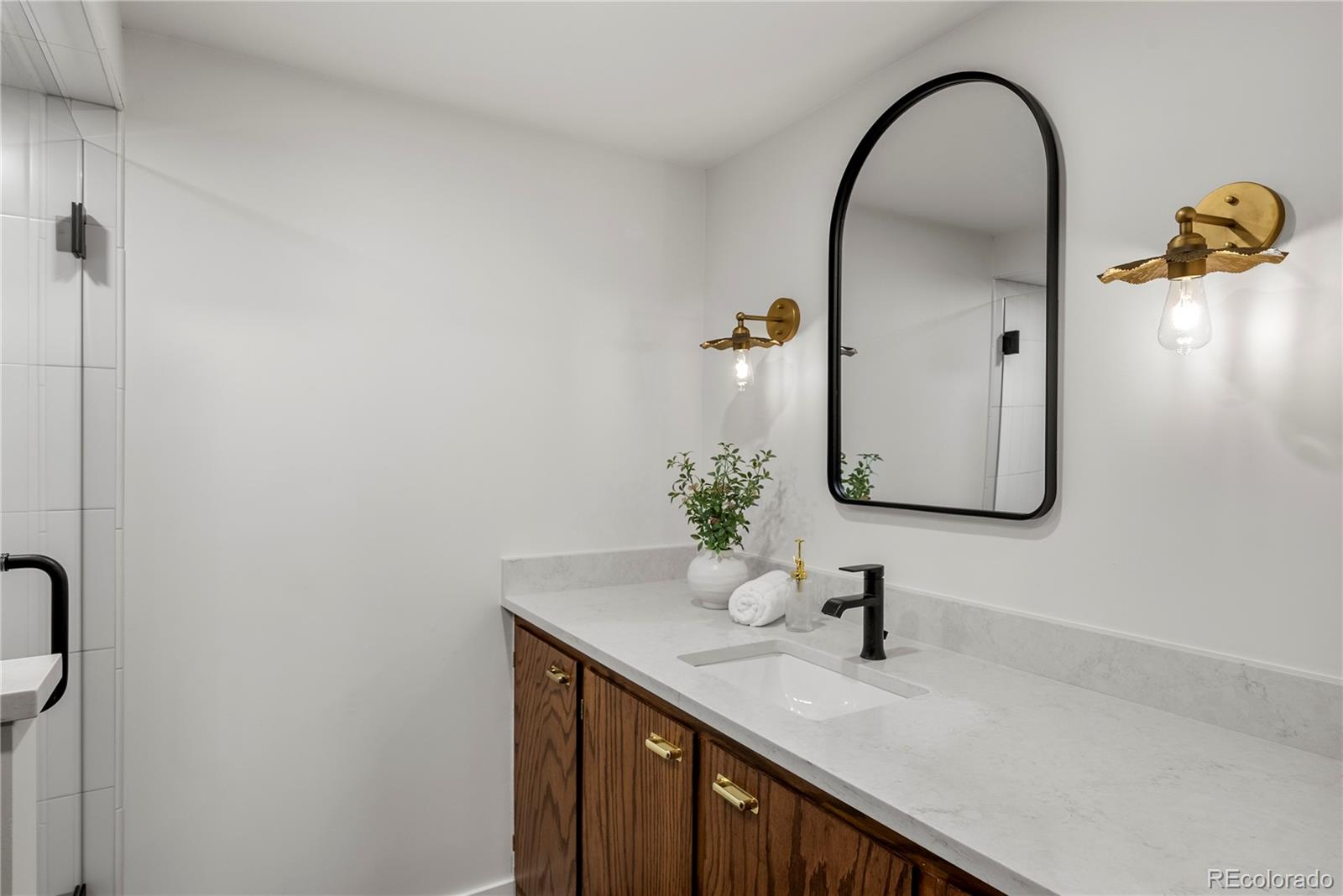 5618 S Newport Street