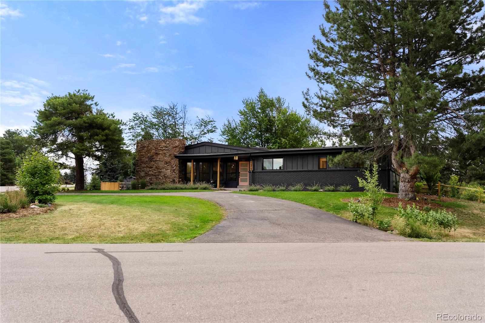 5618 S Newport Street