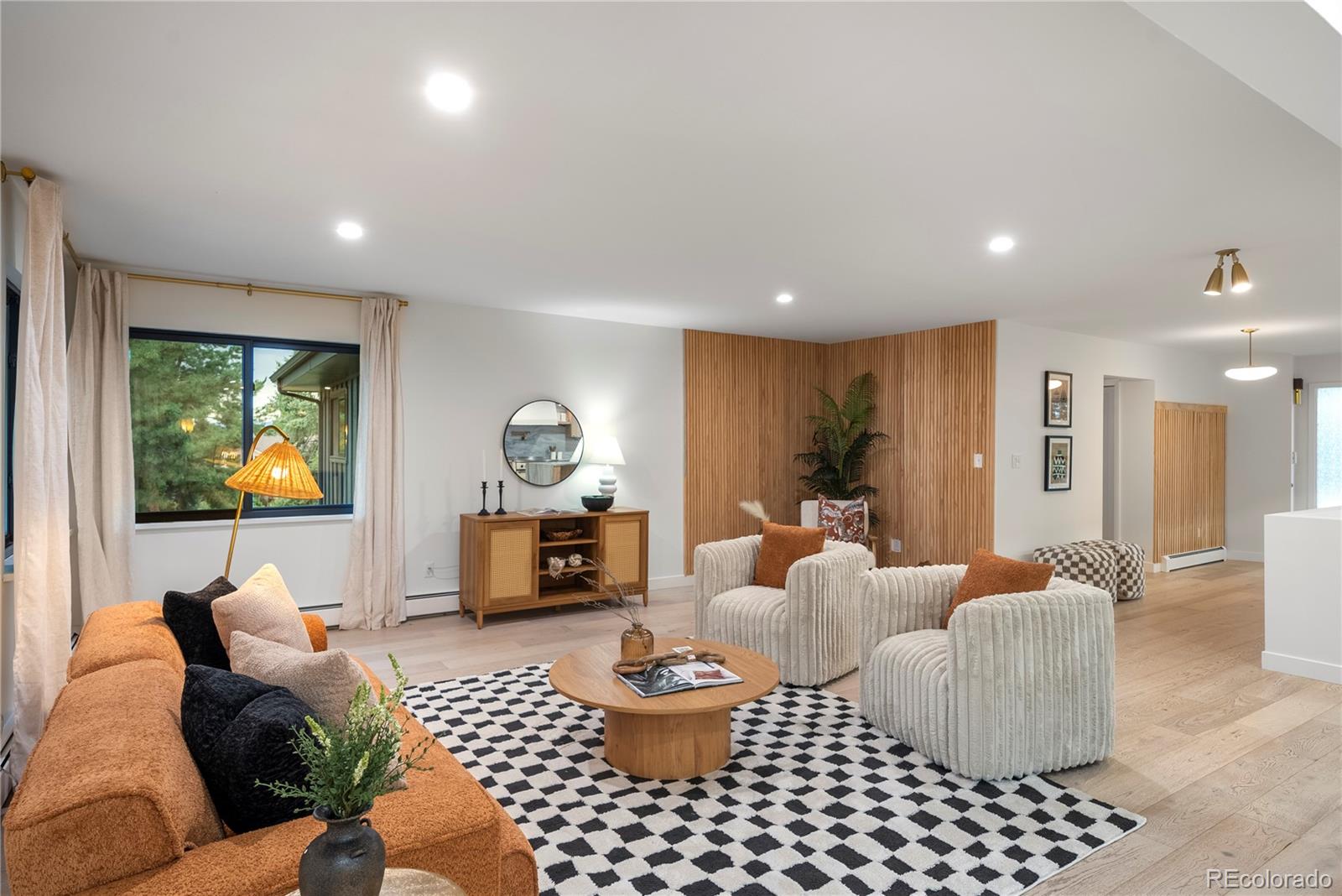 5618 S Newport Street