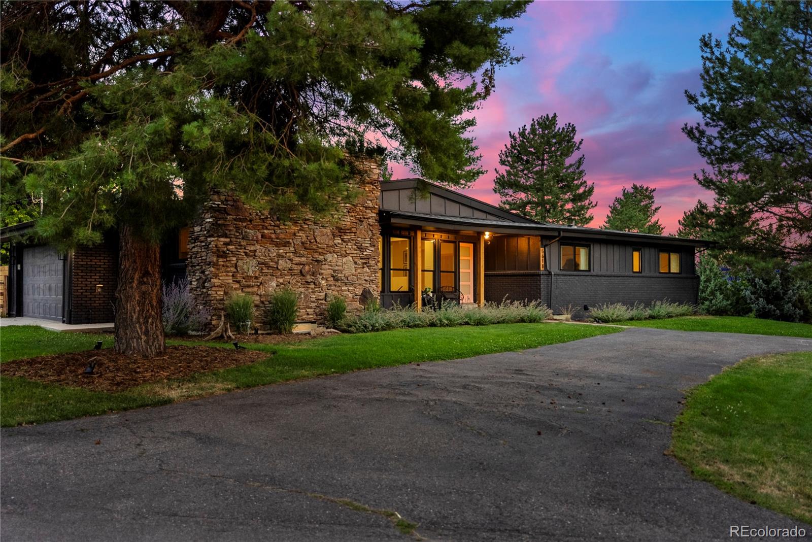 5618 S Newport Street