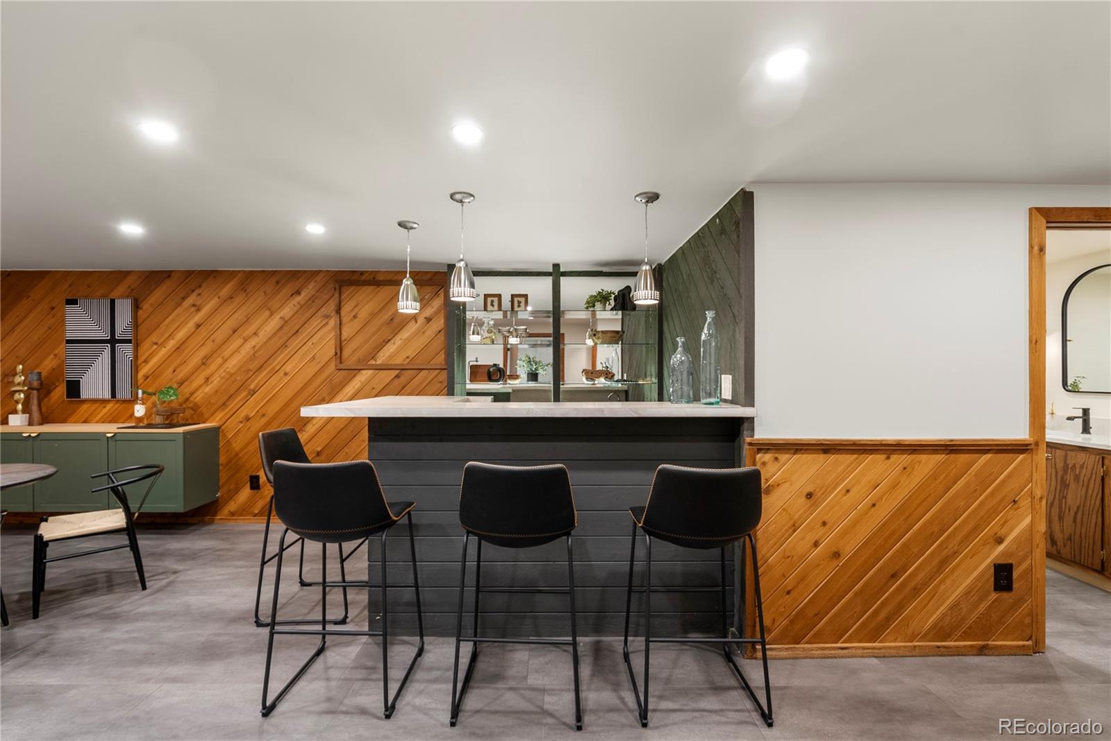 5618 S Newport Street