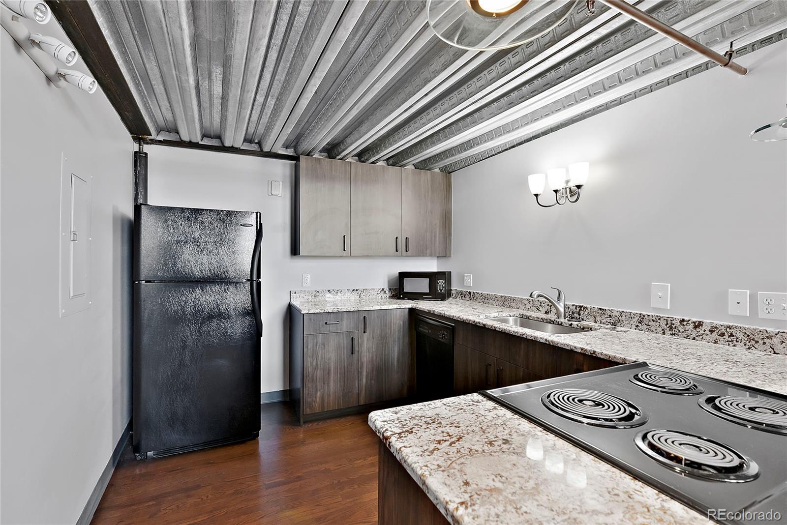 1111 Osage Street Unit: 23