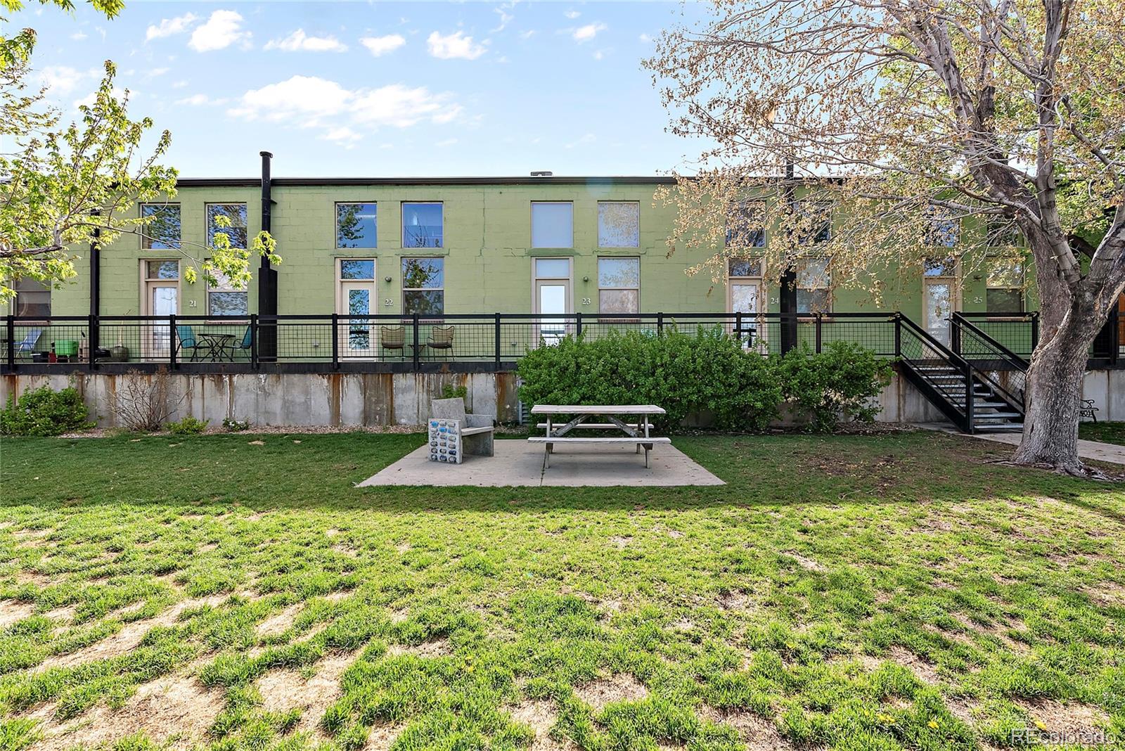 1111 Osage Street Unit: 23