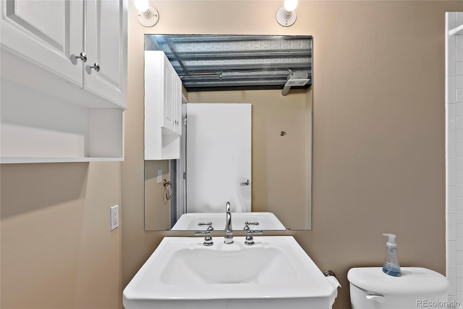 1111 Osage Street Unit: 23