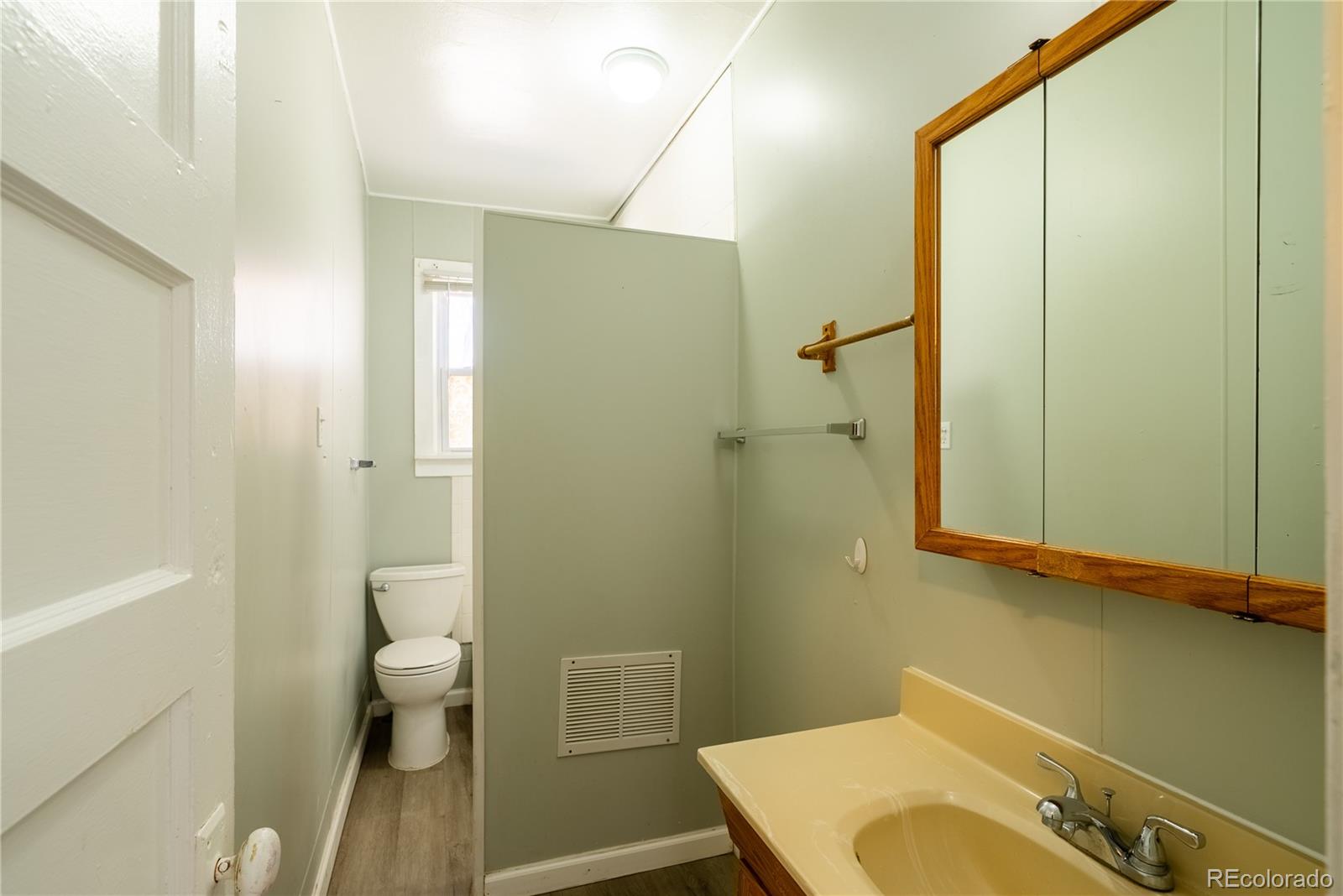 3752 S Delaware Street