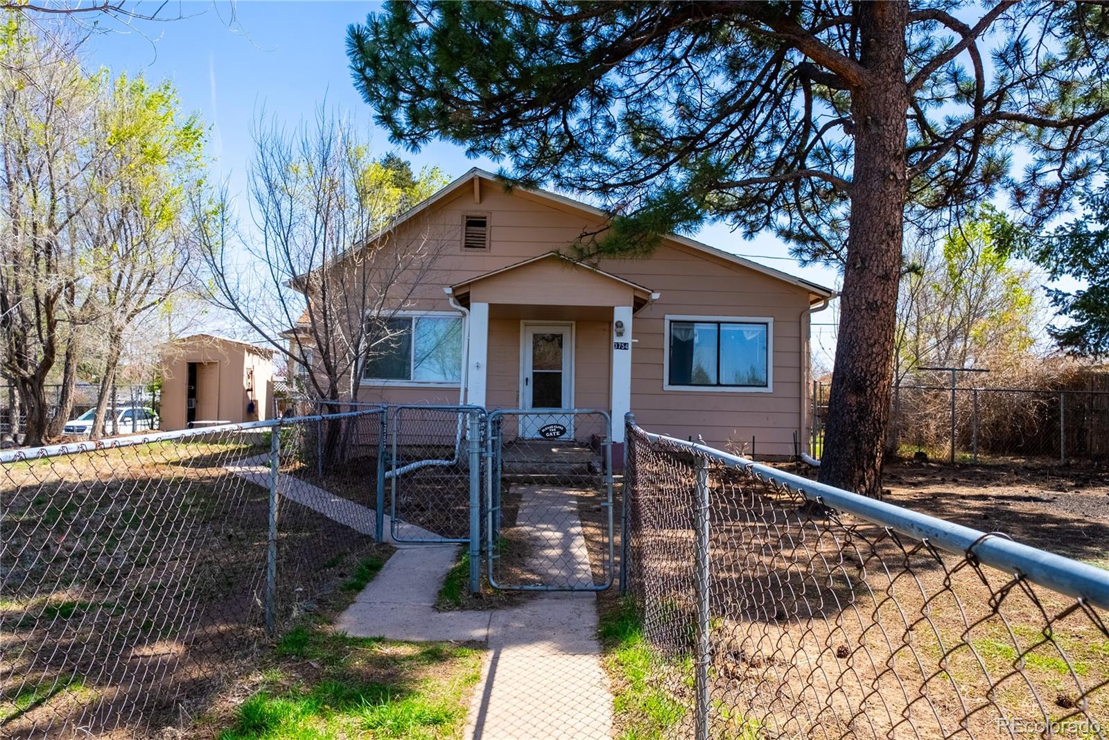 3752 S Delaware Street