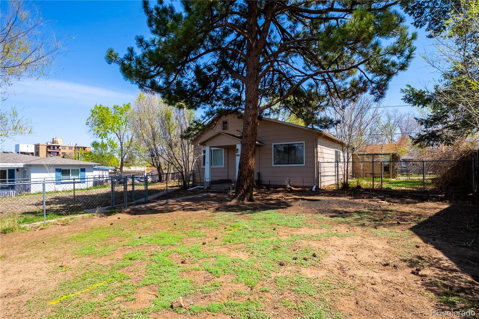 3752 S Delaware Street