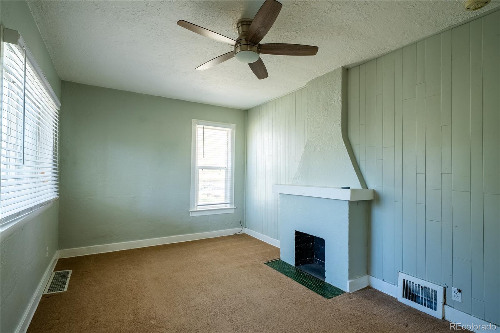 3752 S Delaware Street