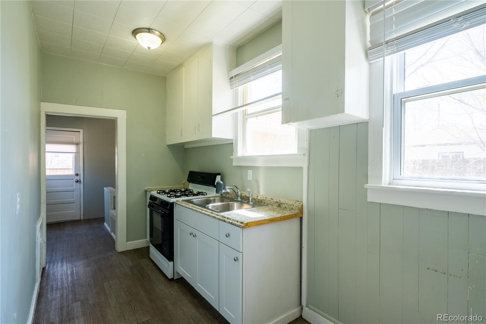 3752 S Delaware Street