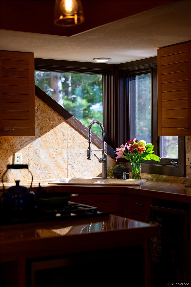 6 Blue Grouse Ridge Road
