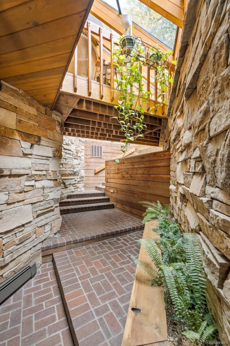 6 Blue Grouse Ridge Road