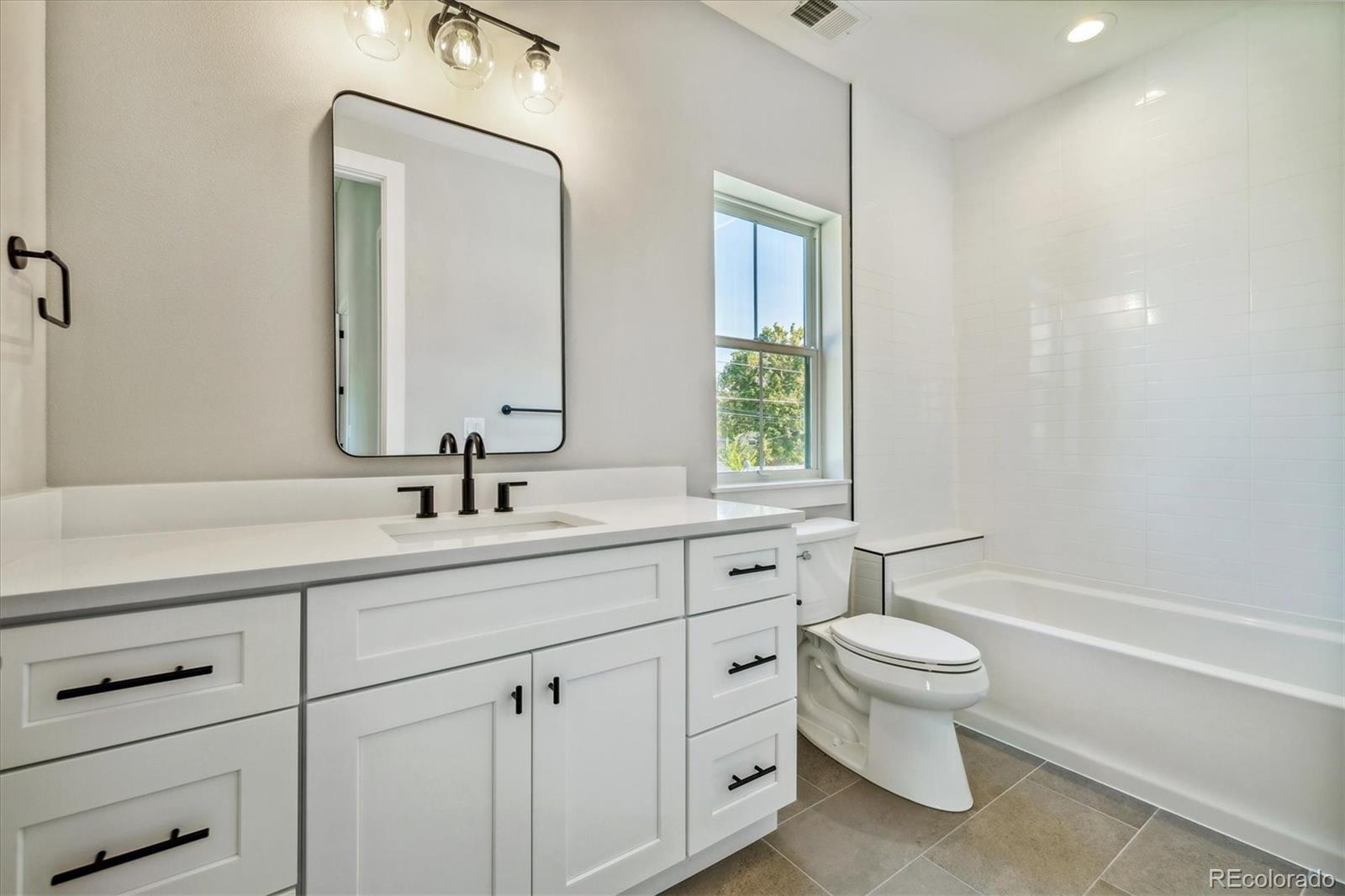 3252 S Pennsylvania Street