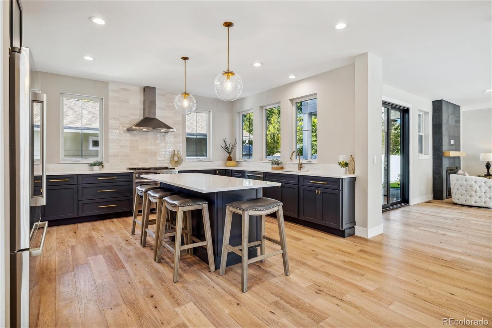 3252 S Pennsylvania Street