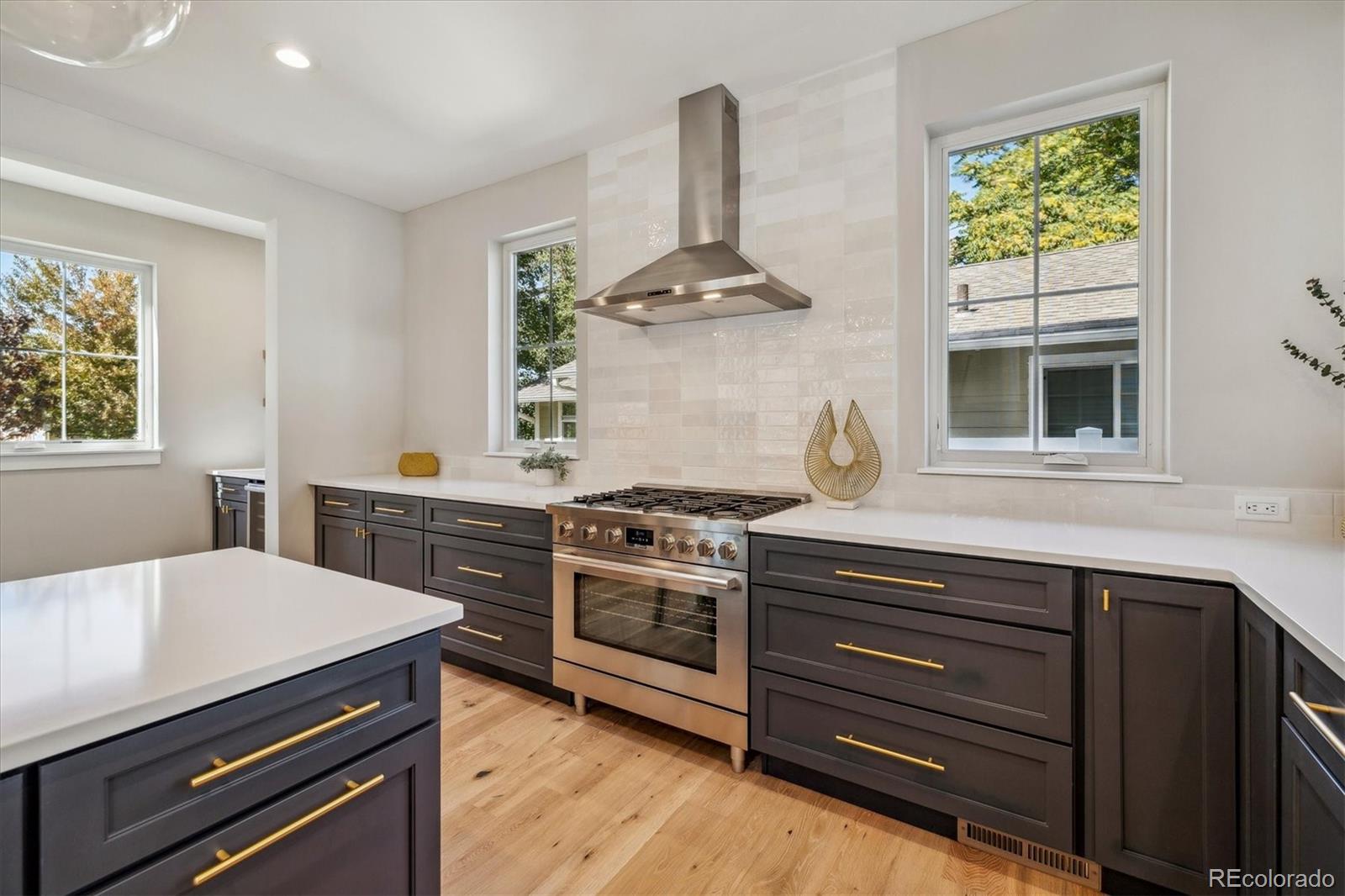 3252 S Pennsylvania Street