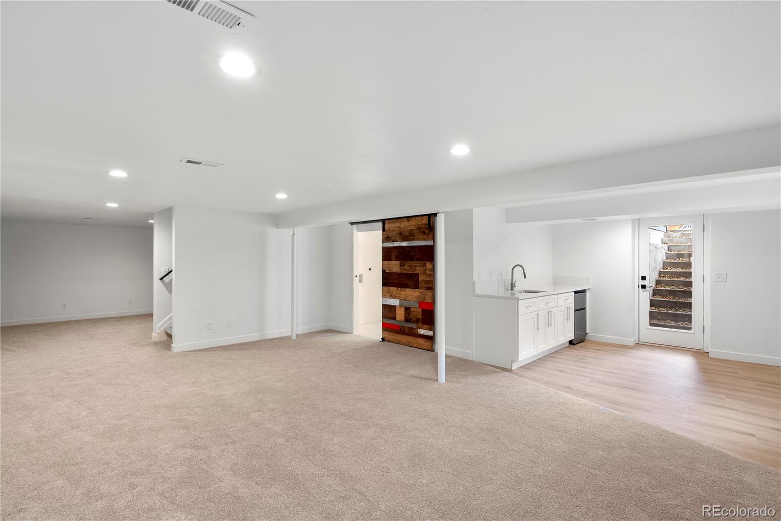 2594 S Harrington Lane