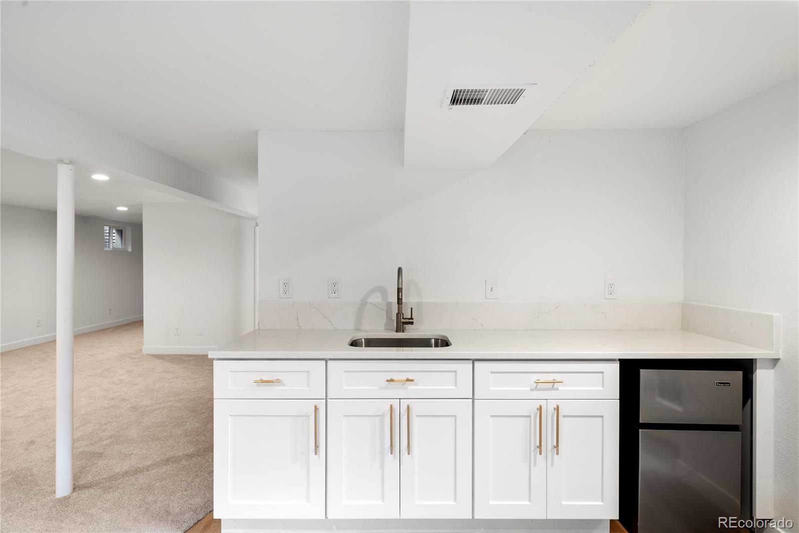 2594 S Harrington Lane