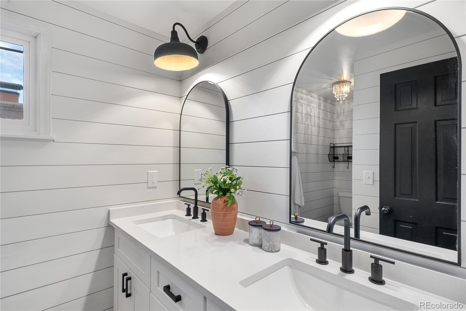 2594 S Harrington Lane