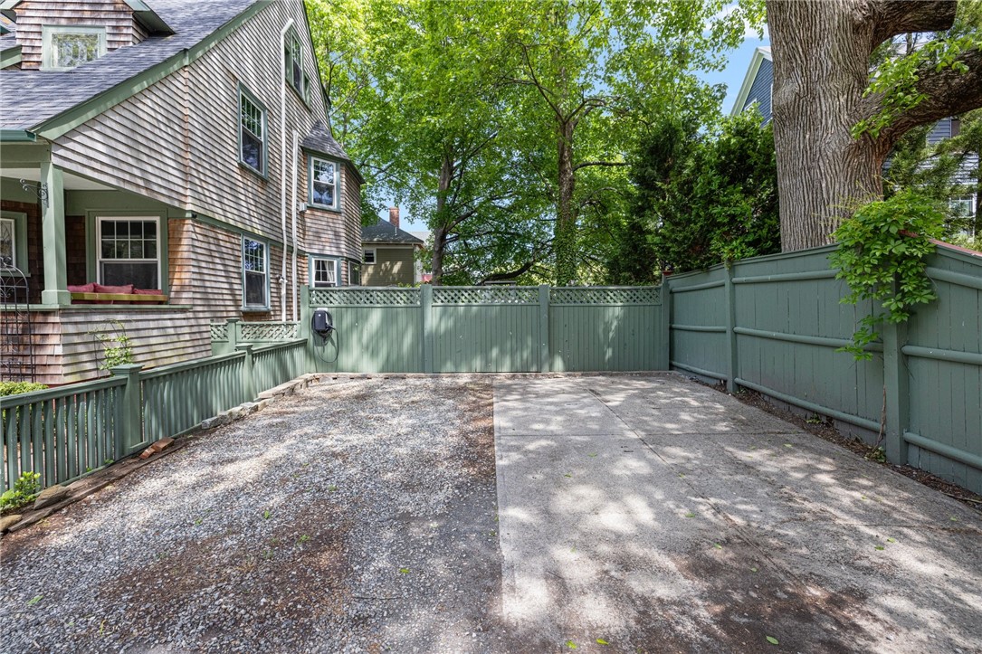 3 Hidden Street