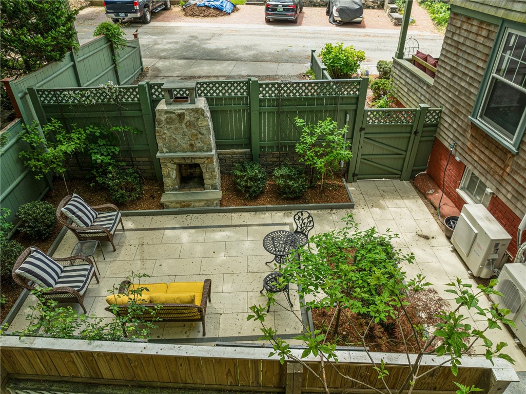 3 Hidden Street