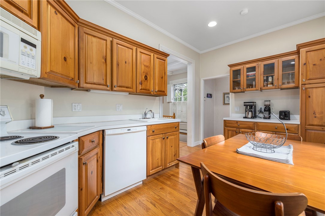 165 Waterman Street 2