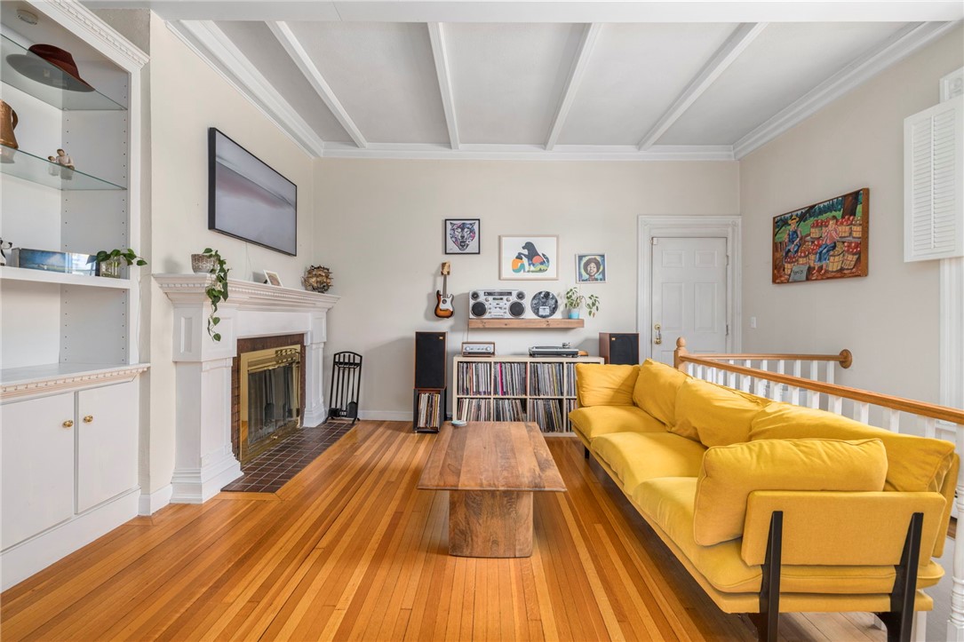 165 Waterman Street 2