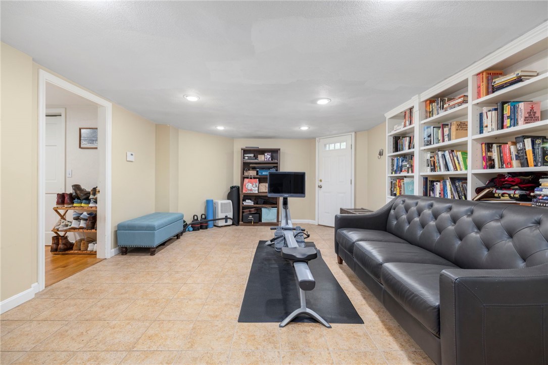 165 Waterman Street 2